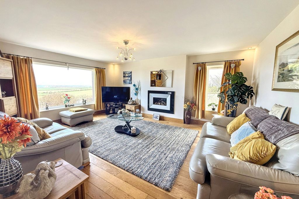 Property photo 3 of 25