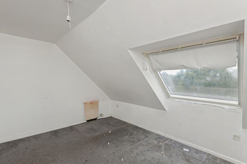 Property photo 3 of 19 Flat 49 Quartercroft, Pyramid Close, Weston Favell, Northampton Nn3 8Dp