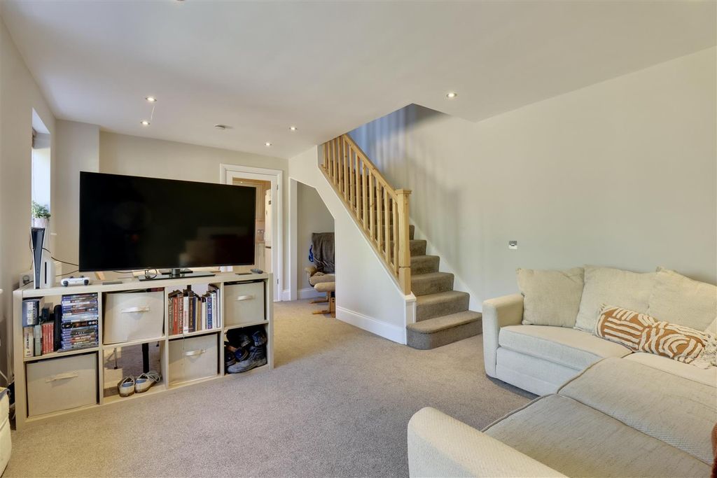 Property photo 2 of 18 4Ac6D7DC-1209-4B6A-90C6-6A3D2F6D3380_1_201_A.Jpeg