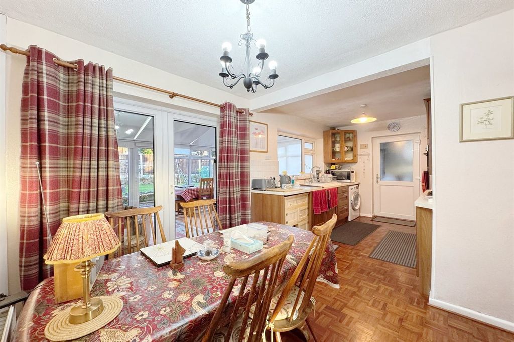 Property photo 2 of 12 Dining Kitchen