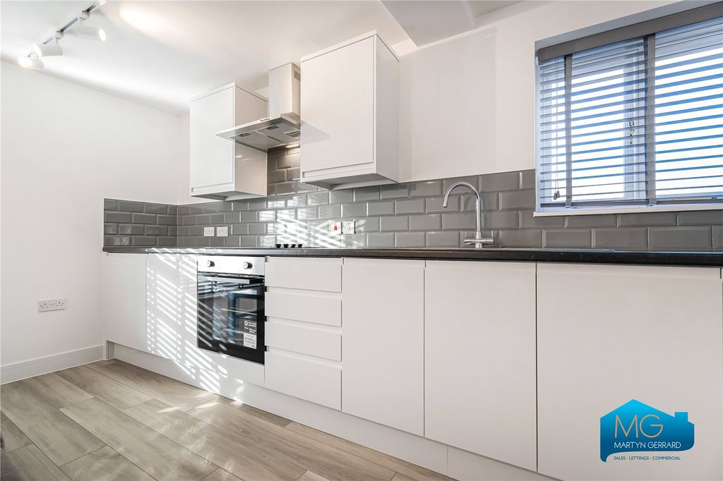 Property photo 2 of 9 Picture No. 16