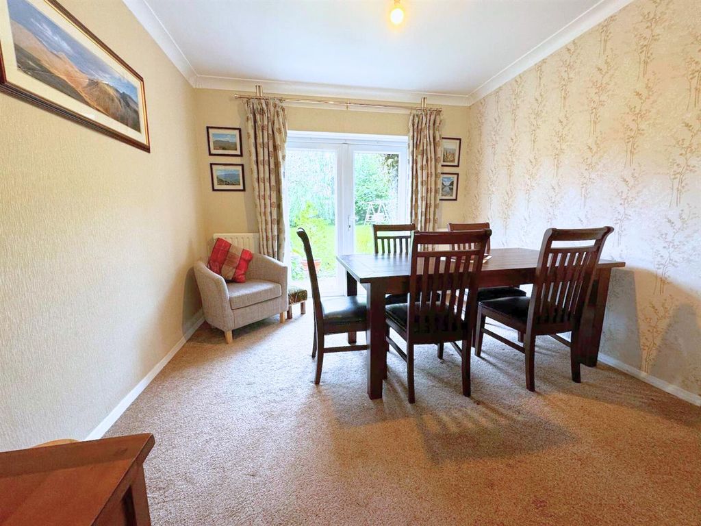 Property photo 3 of 11 Dining Room.Jpg