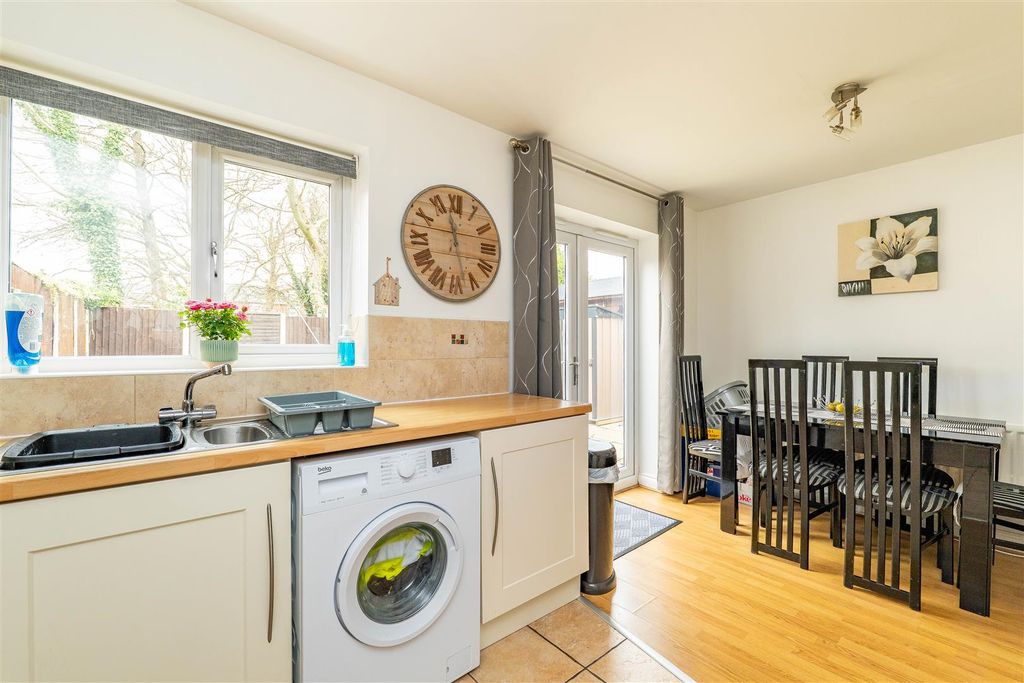 Property photo 3 of 20 Kitchen/Dining Room