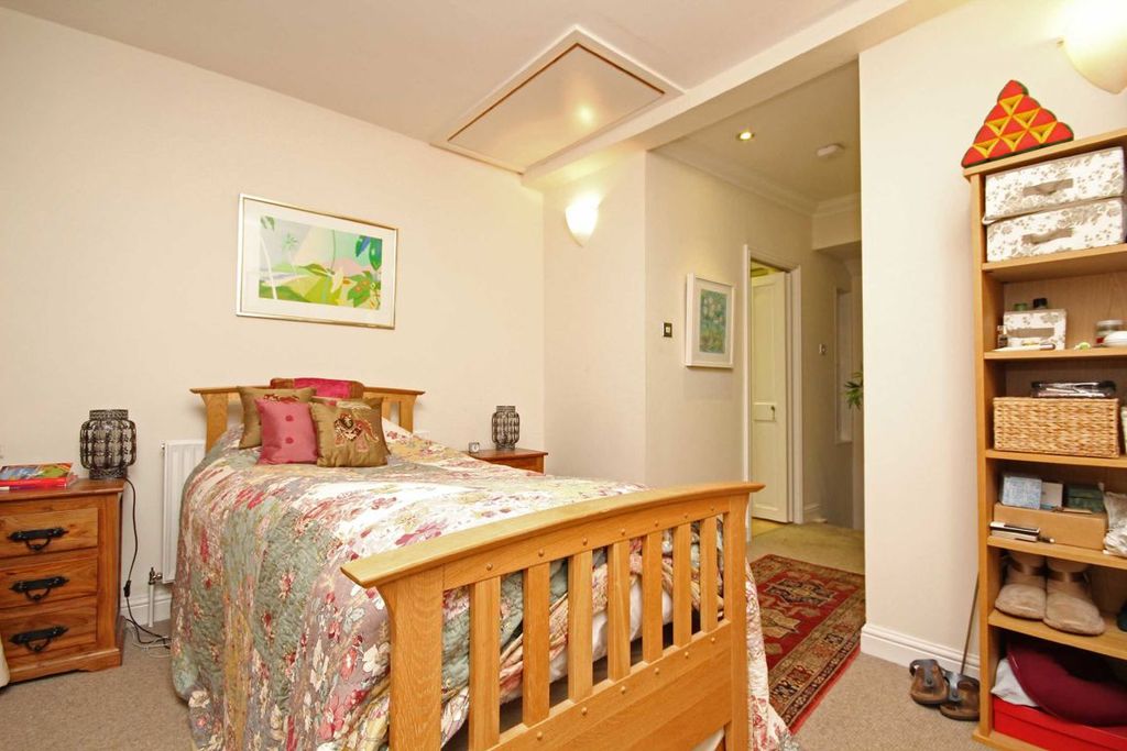 Property photo 3 of 3