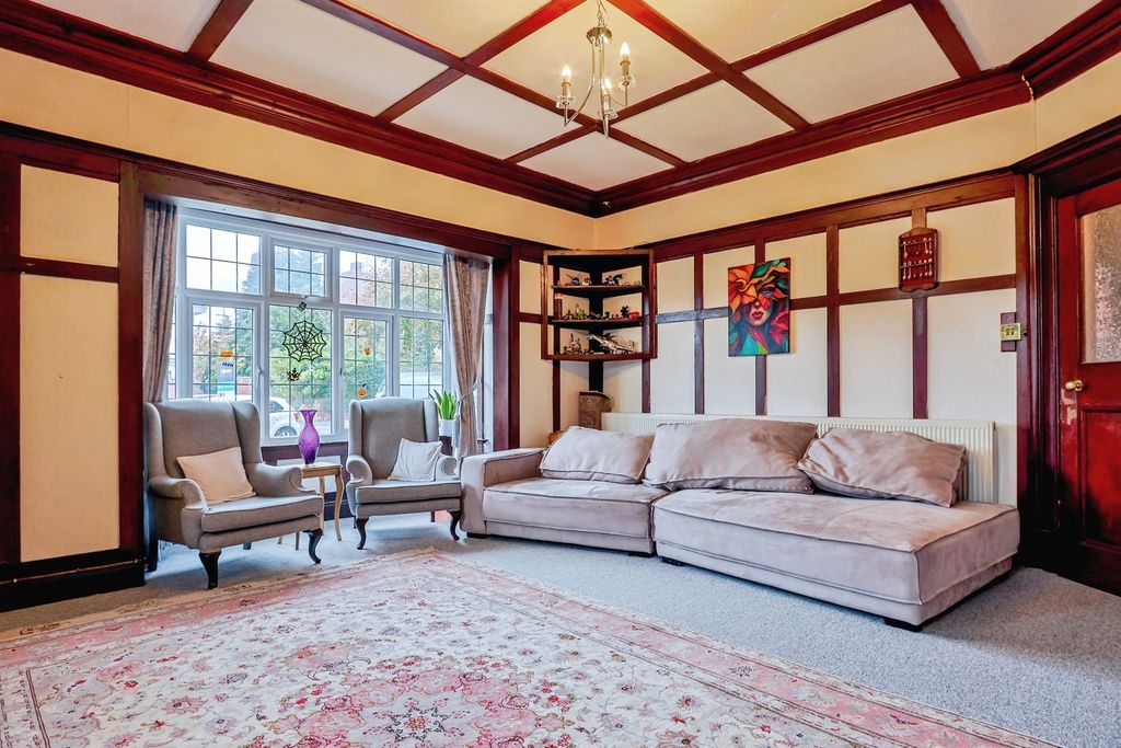 Property photo 2 of 17