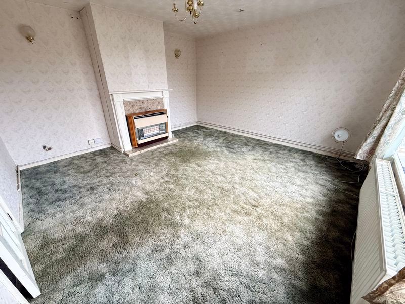 Property photo 3 of 14 Lounge