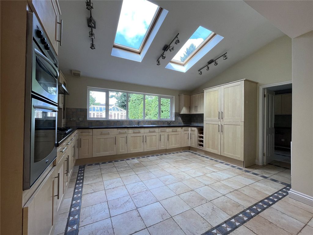 Property photo 2 of 29 Picture No. 20