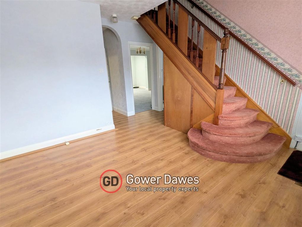 Property photo 2 of 24 Entrance Lobby
