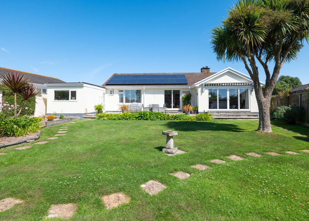 Property photo 1 of 17 Lowlands