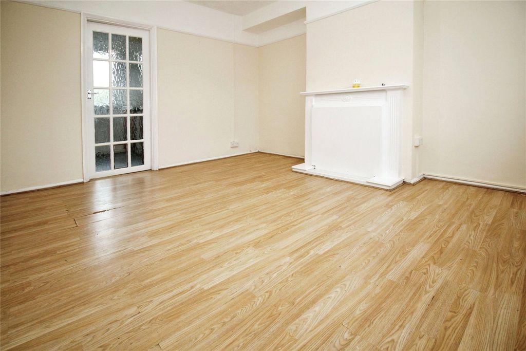 Property photo 2 of 13 Picture No. 08