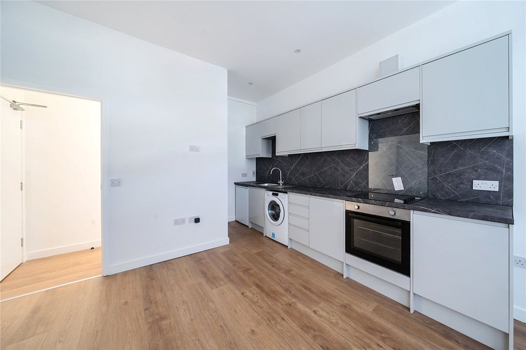 Property photo 3 of 7 Picture No. 02