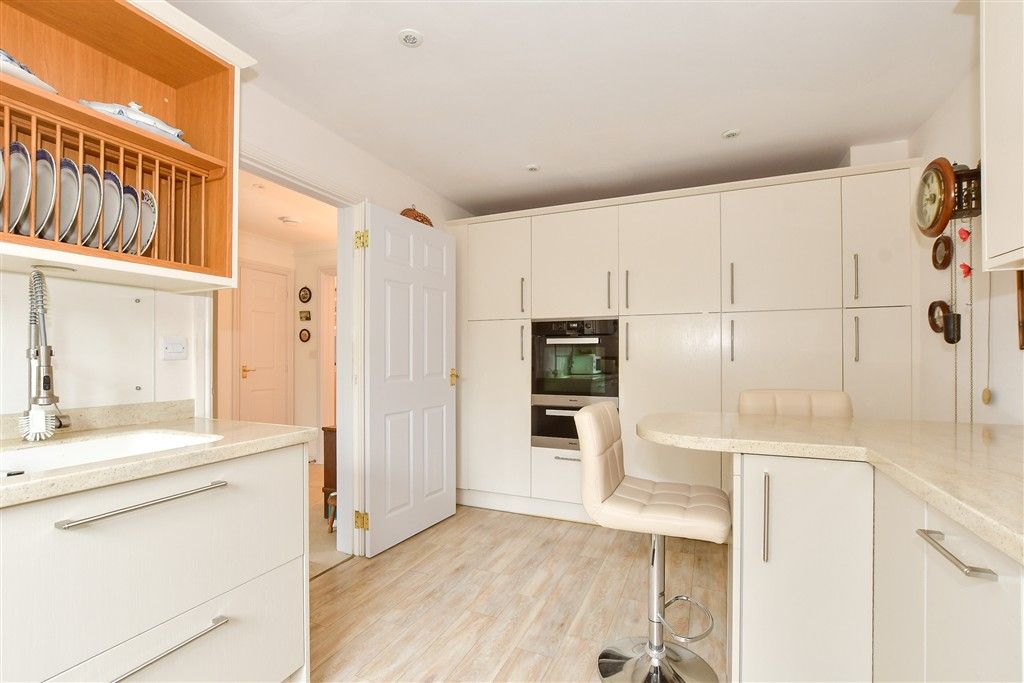 Property photo 2 of 21 Kitchen