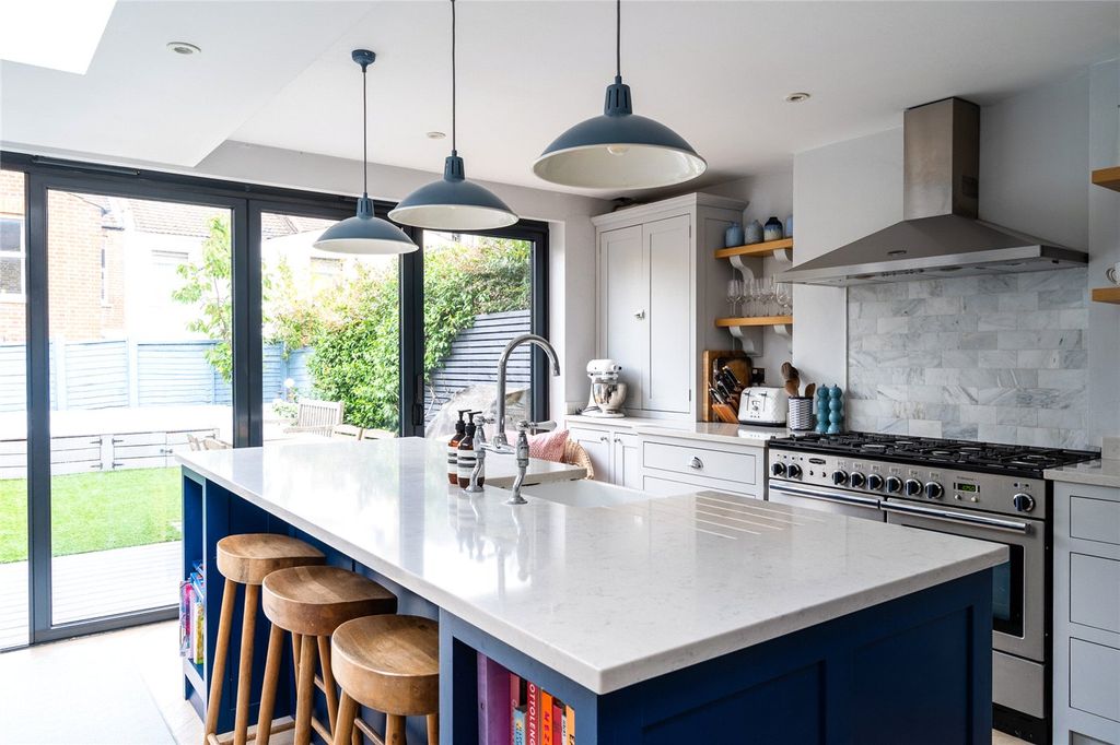 Property photo 3 of 25 Picture No. 38