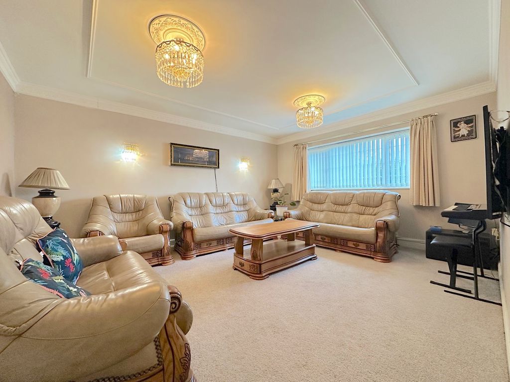 Property photo 2 of 27