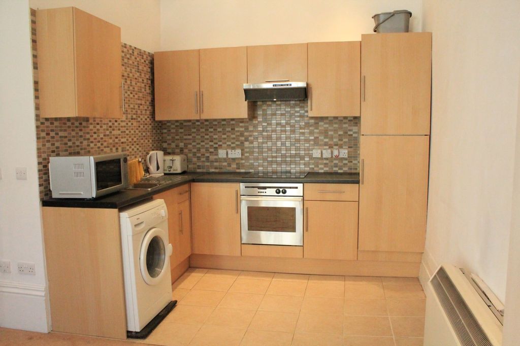 Property photo 1 of 3