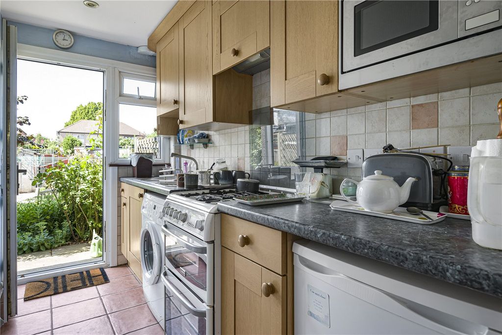 Property photo 2 of 21 Picture No. 16
