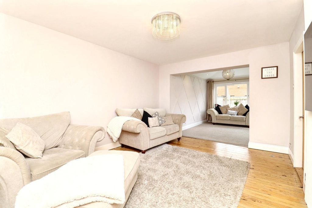 Property photo 3 of 22