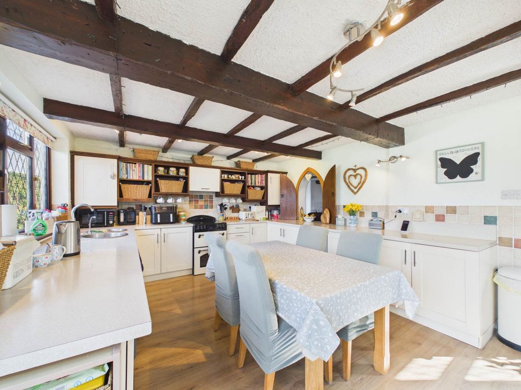 Property photo 2 of 23