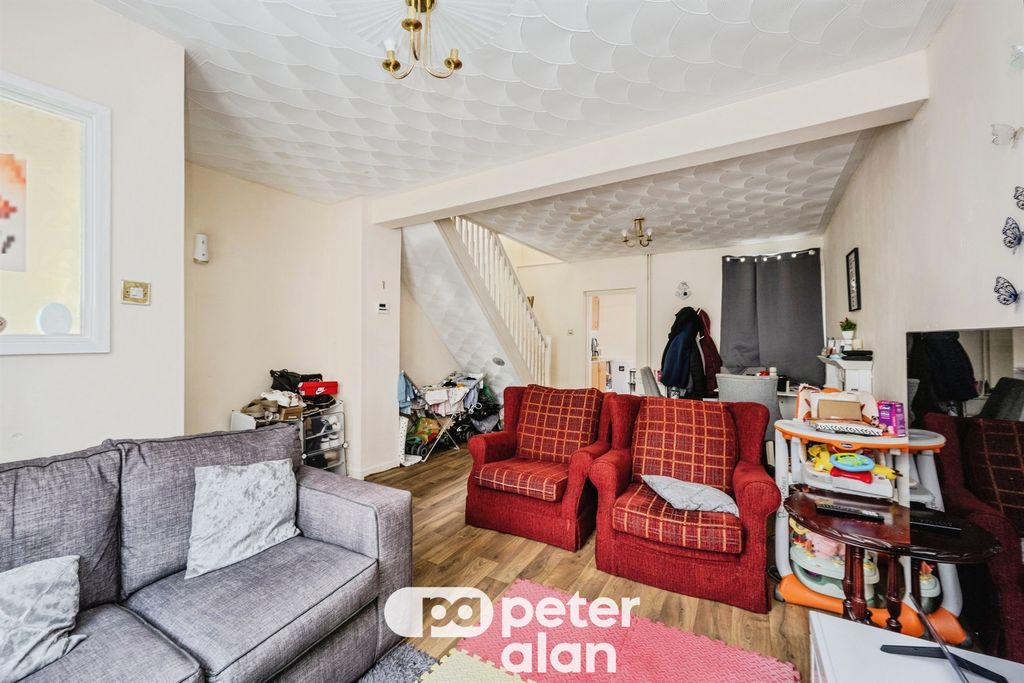 Property photo 3 of 18