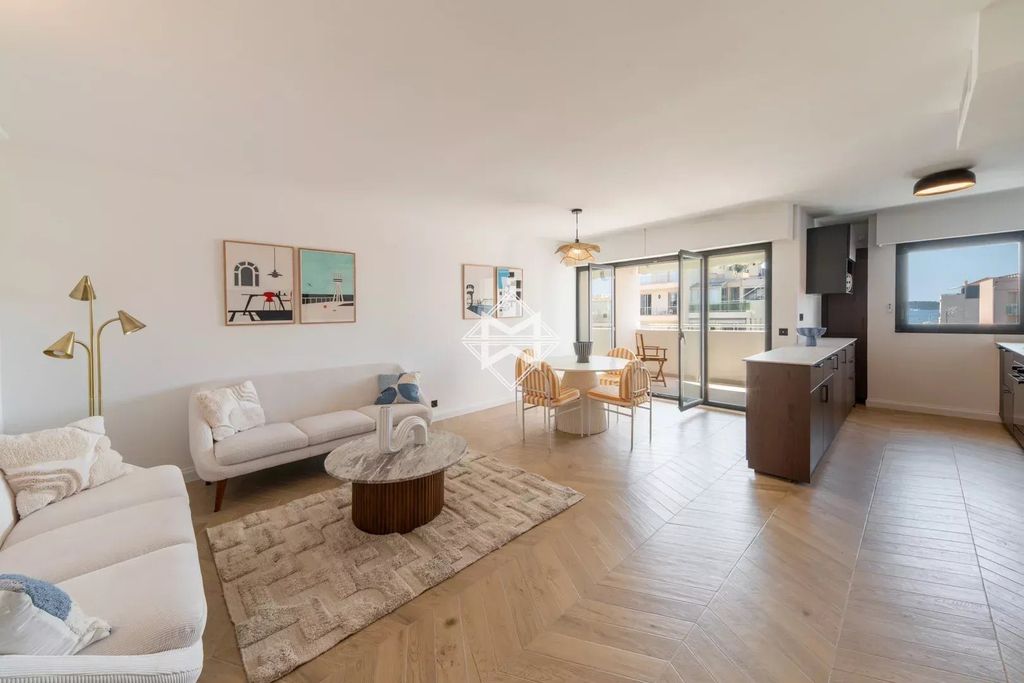 Property photo 1 of 10 Cannes Palm Beach - Renovated 3-Room Apartment