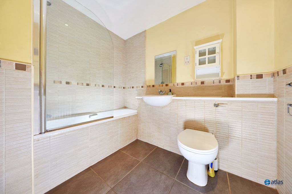 Property photo 3 of 13 Bathroom