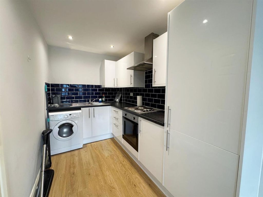 Property photo 3 of 6 Kitchen.Jpeg