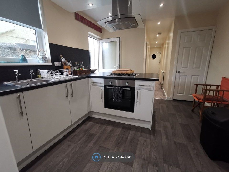 Property photo 1 of 7 Kitchen