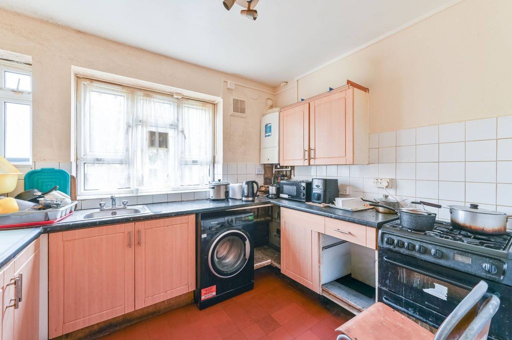 Property photo 3 of 6