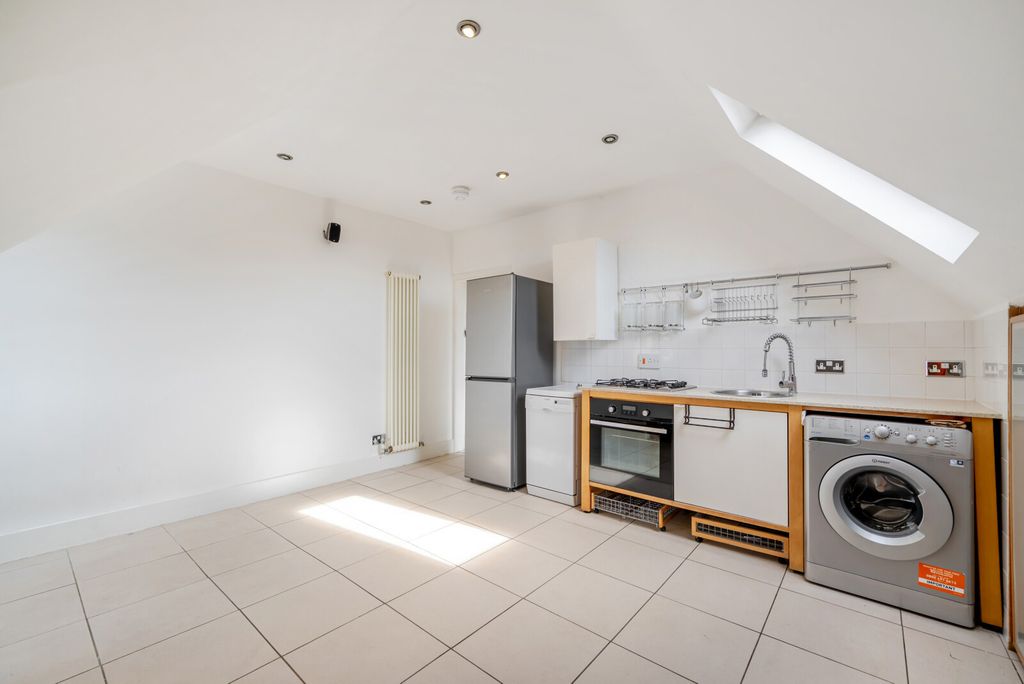 Property photo 3 of 8 1525228-4-1A0c904...