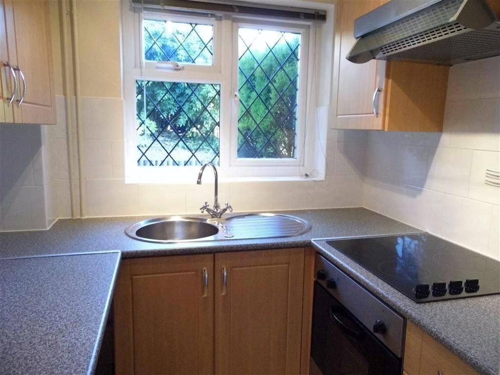 Property photo 3 of 6 Kitchen