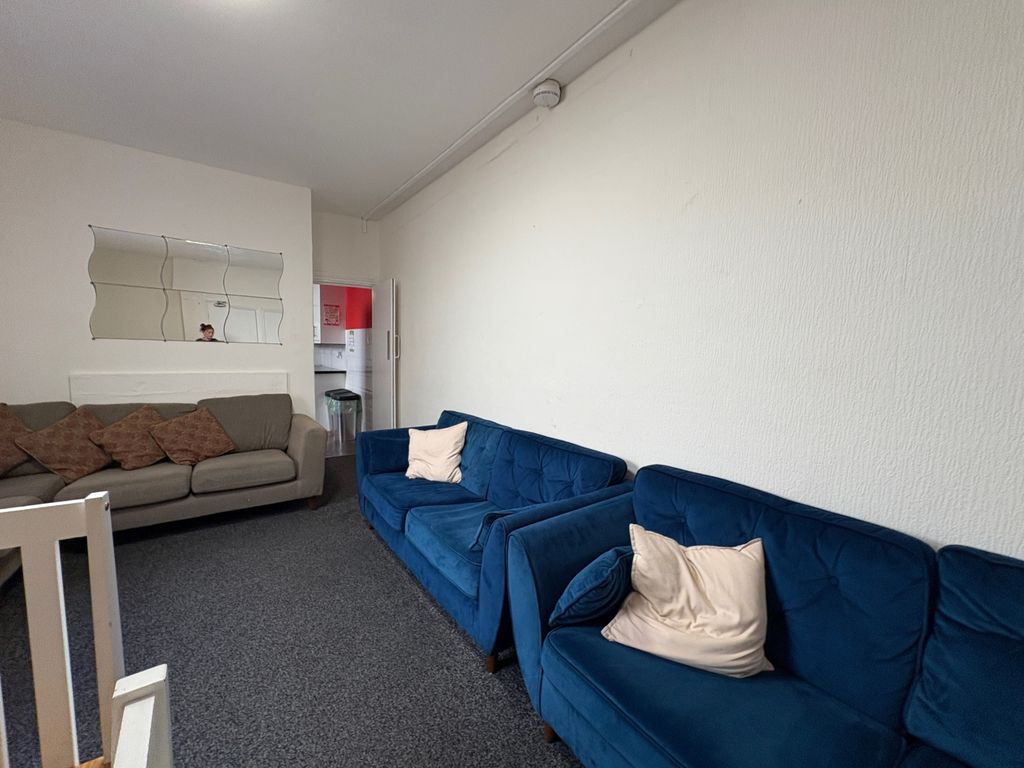Property photo 2 of 14 847d9Fcd-F6B3-4Cba-94c6-26890A52d9Af