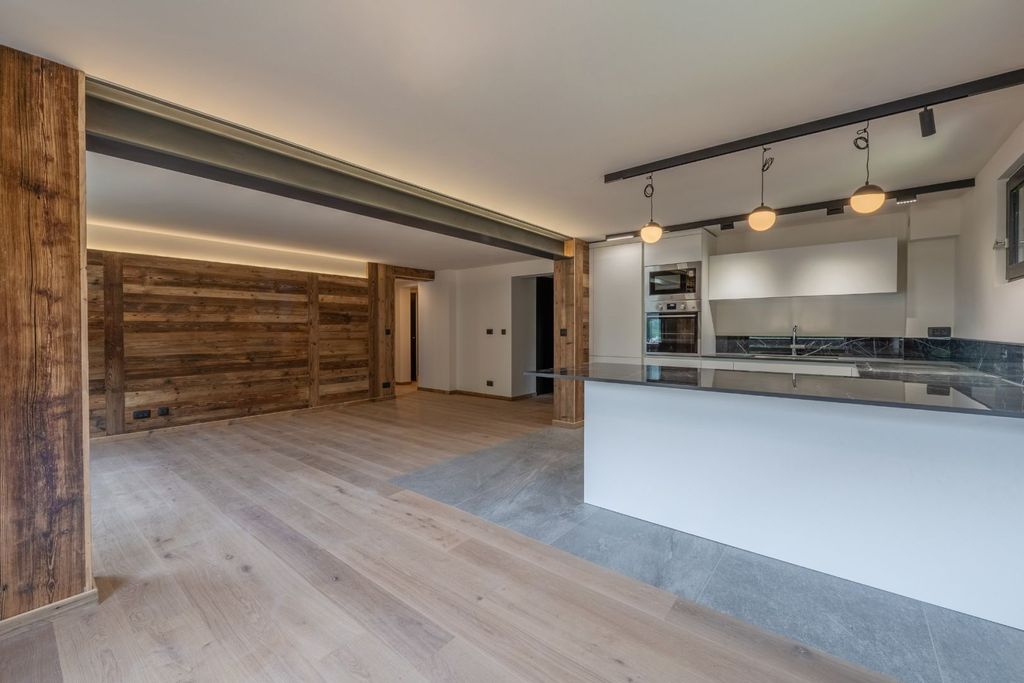 Property photo 3 of 12 Chamonix Apartment F