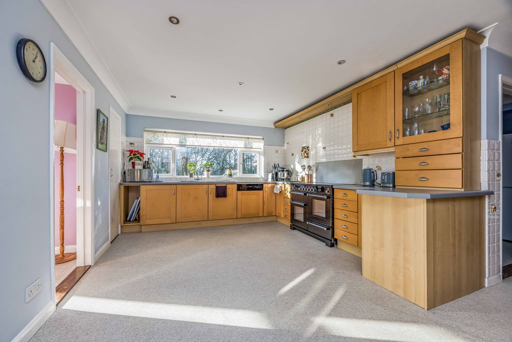 Property photo 3 of 39