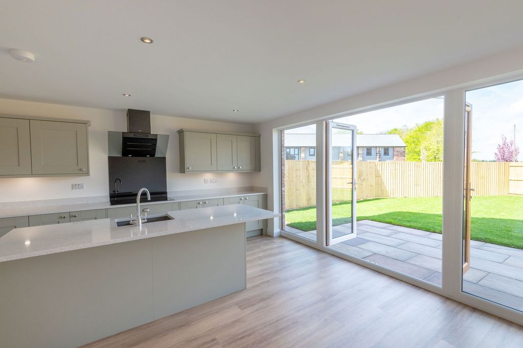 Property photo 2 of 26