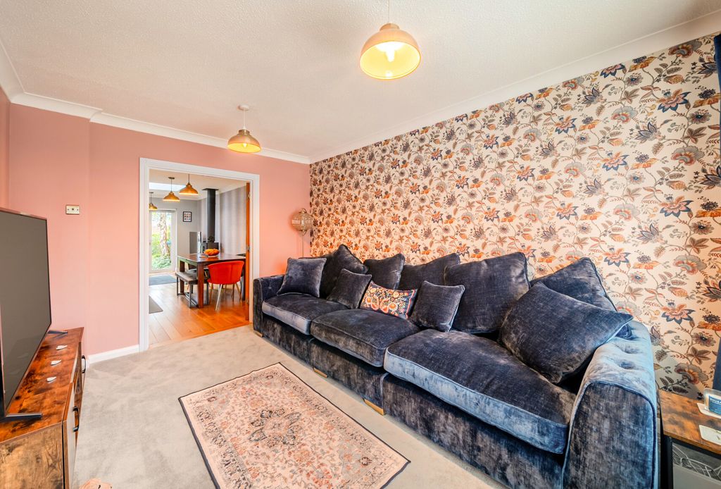 Property photo 2 of 12 1371947-13-6908E6...