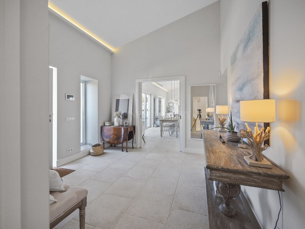 Property photo 3 of 27