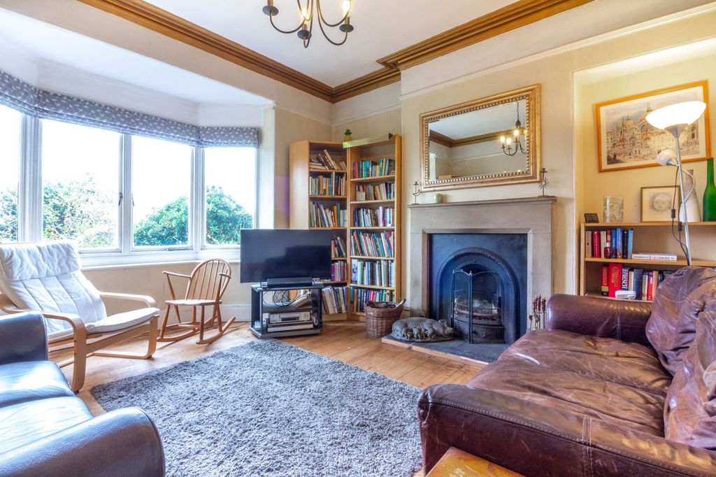 Property photo 3 of 24