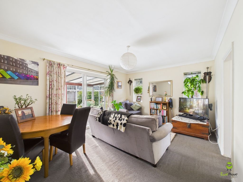 Property photo 3 of 8 Presented By Robert At Ewemove Bexleyheath And Dar