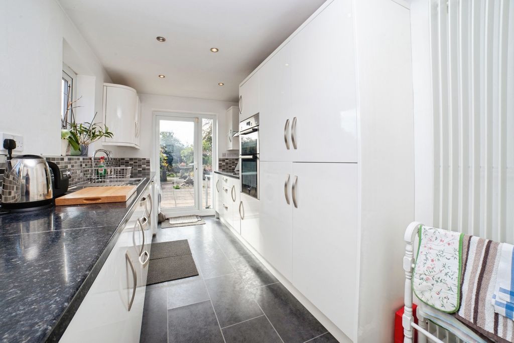 Property photo 3 of 17 Photo