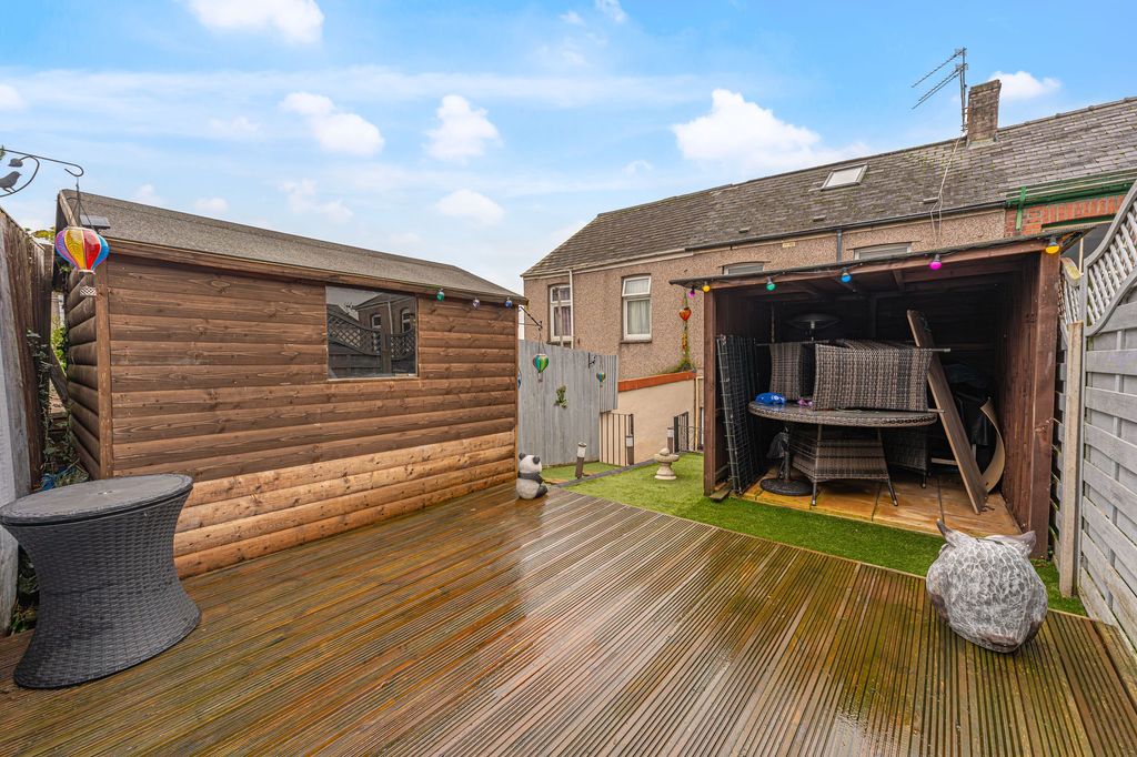 Property photo 2 of 30