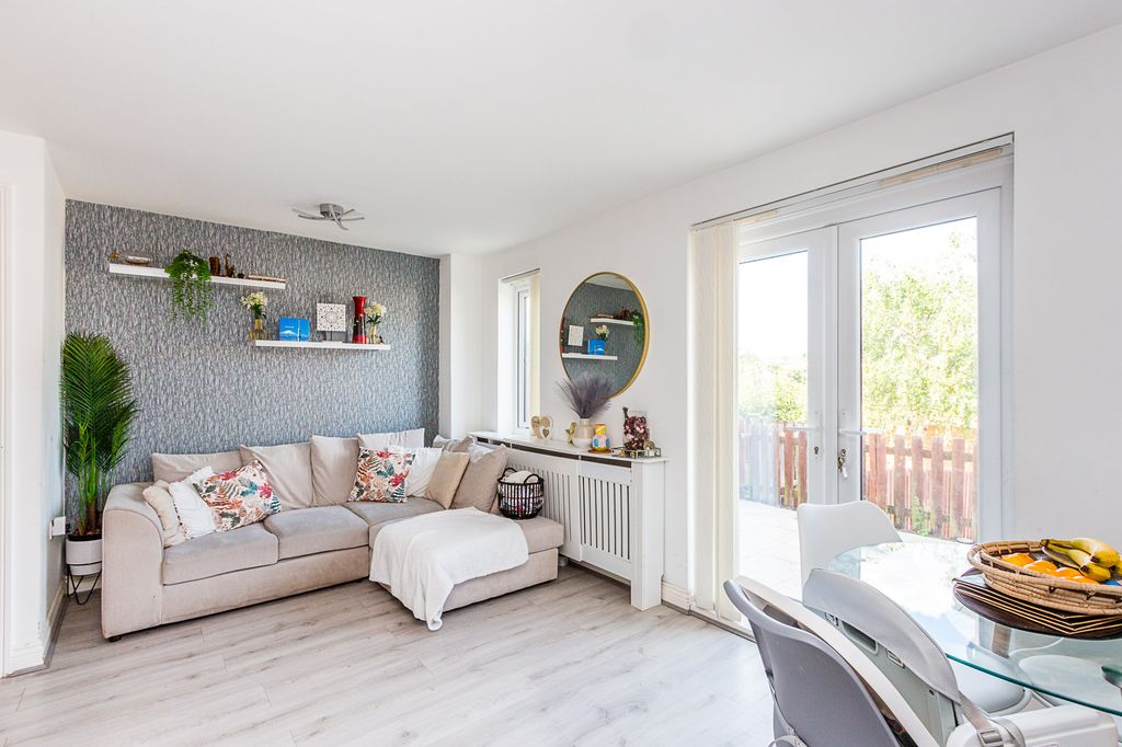 Property photo 3 of 17 Dining/Family Area