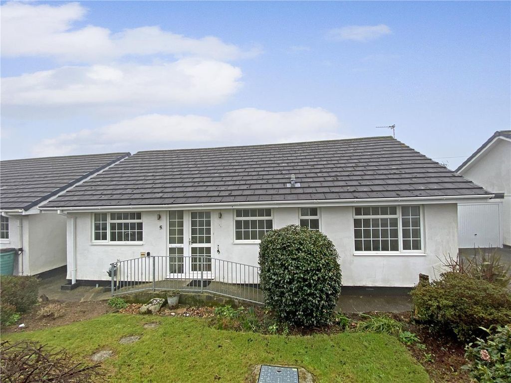 Property photo 1 of 17 External