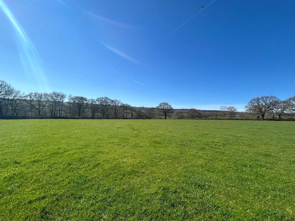 Property photo 2 of 13 Picture No. 01