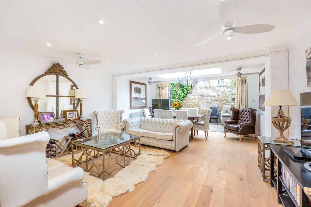 Property photo 1 of 16 4
