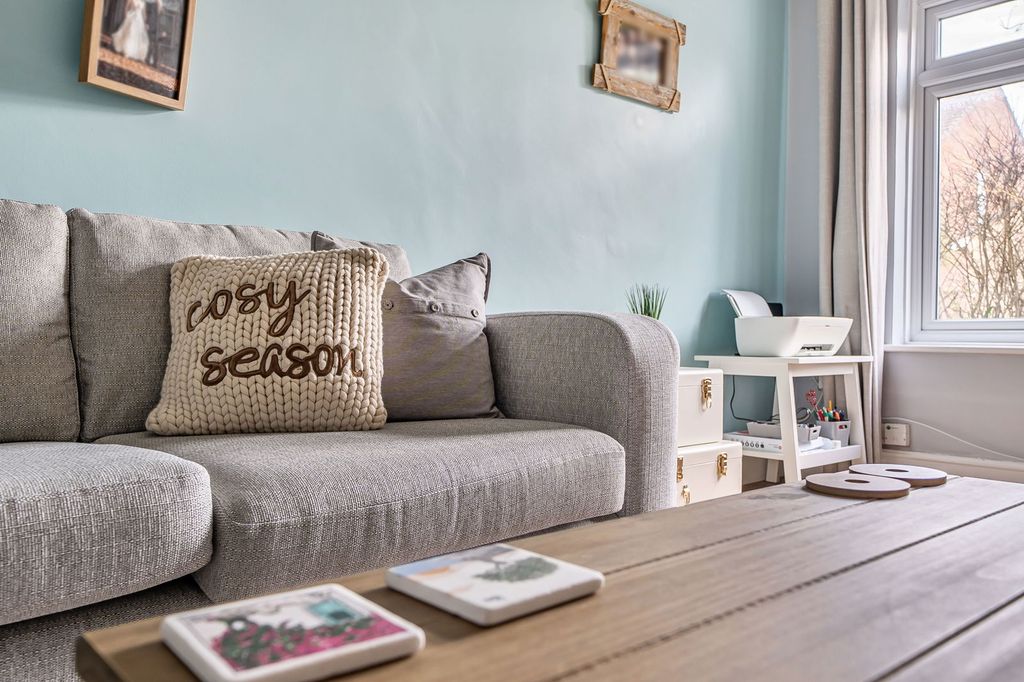 Property photo 2 of 20