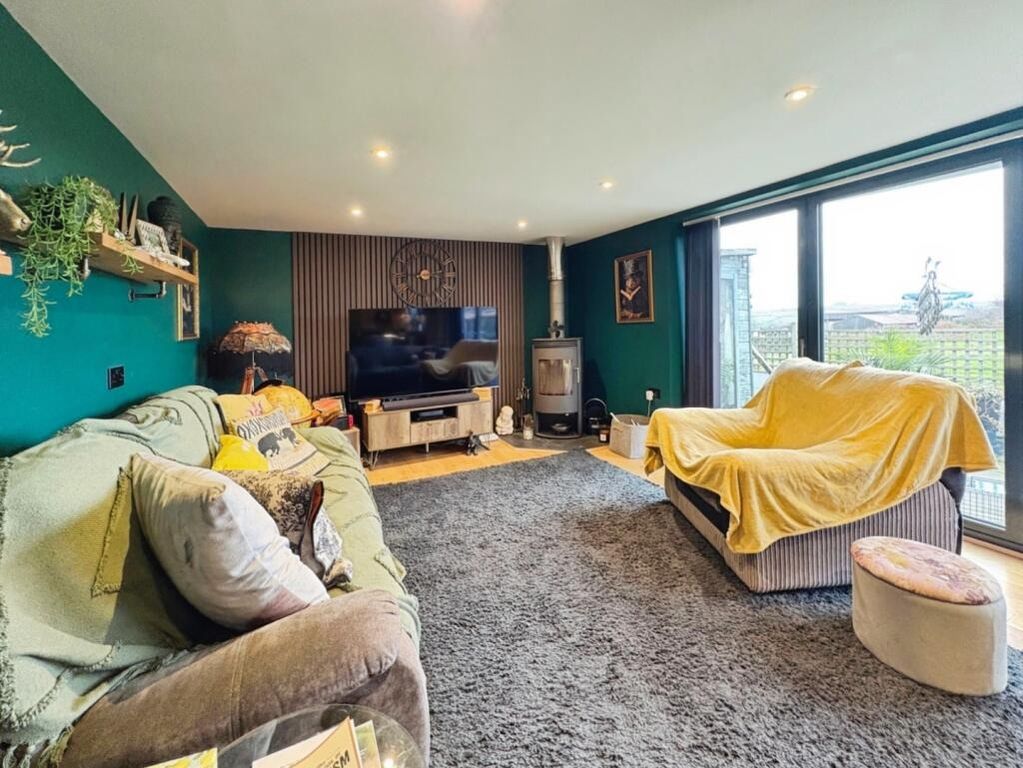 Property photo 3 of 20 4852172