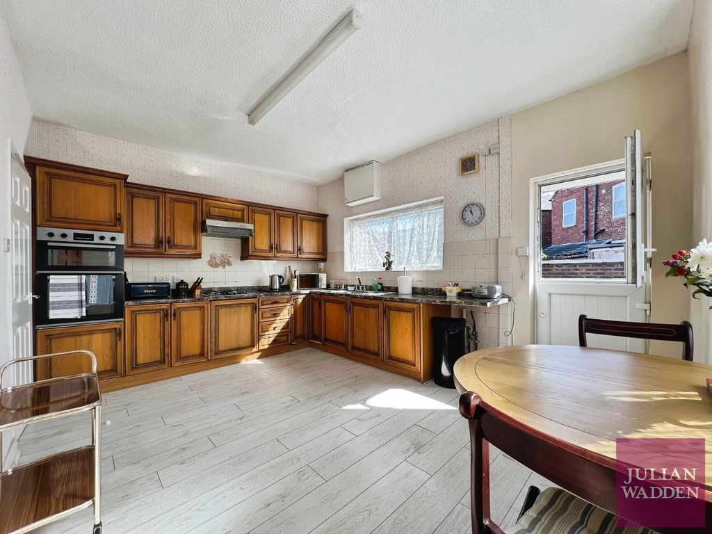 Property photo 2 of 13 Picture 2