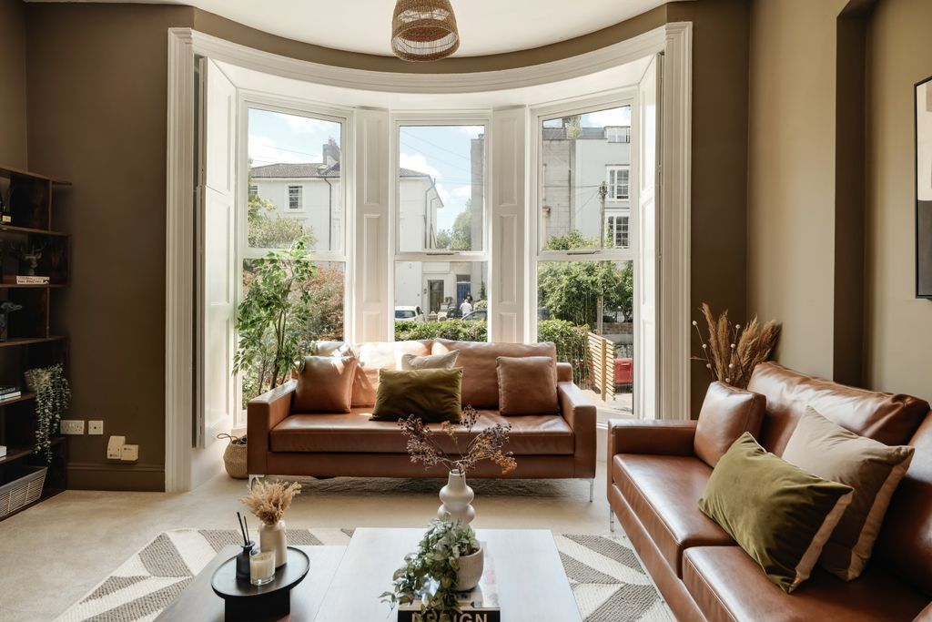 Property photo 1 of 13 Sitting Room