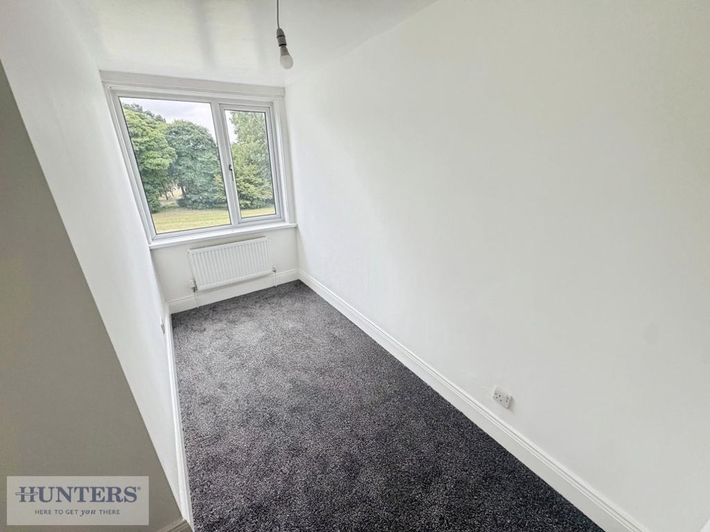 Property photo 1 of 16 Fifth Bedroom