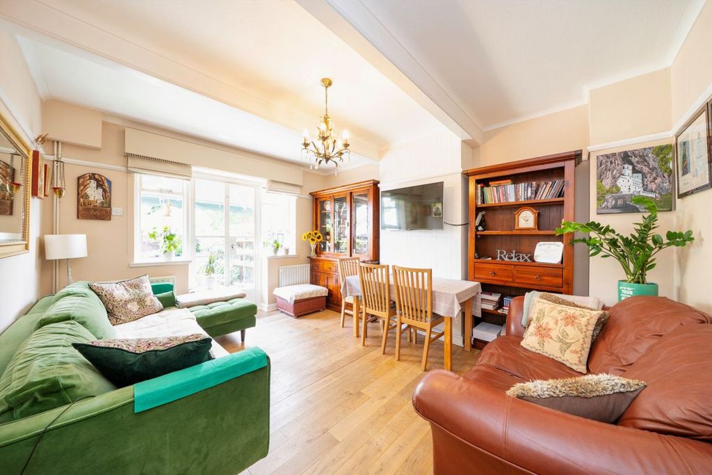 Property photo 2 of 7